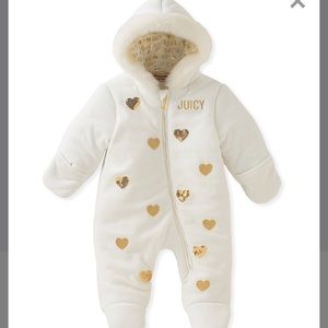 Juicy Couture Bunting - White with Gold Hearts